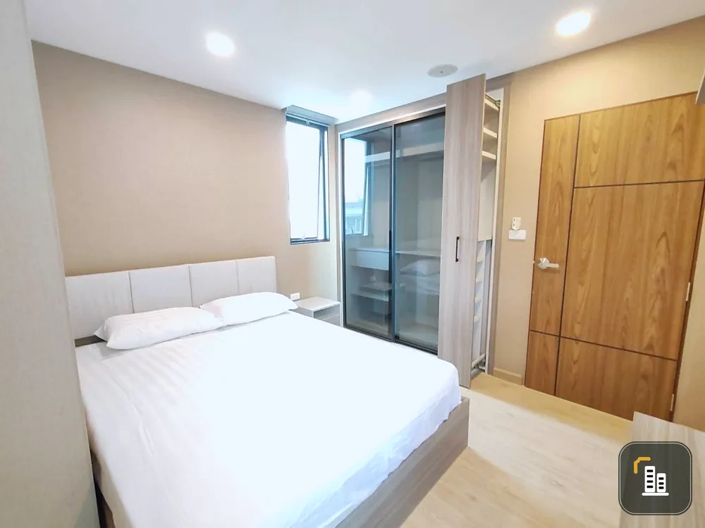 For rent: The Cube Urban Sathorn - Chan, spacious room, great usable space, hurry and reserve today.