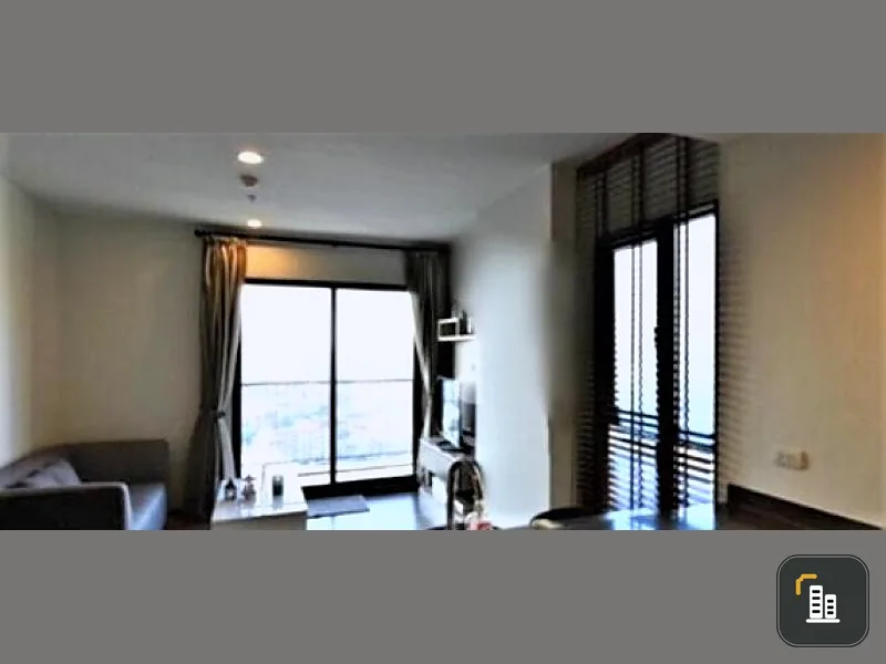 In the morning, TEAL Sathorn-Taksin is steep, overlooking the pool. Plus, get a very beautiful view of the city. Anyone who likes a good view, book quickly.
