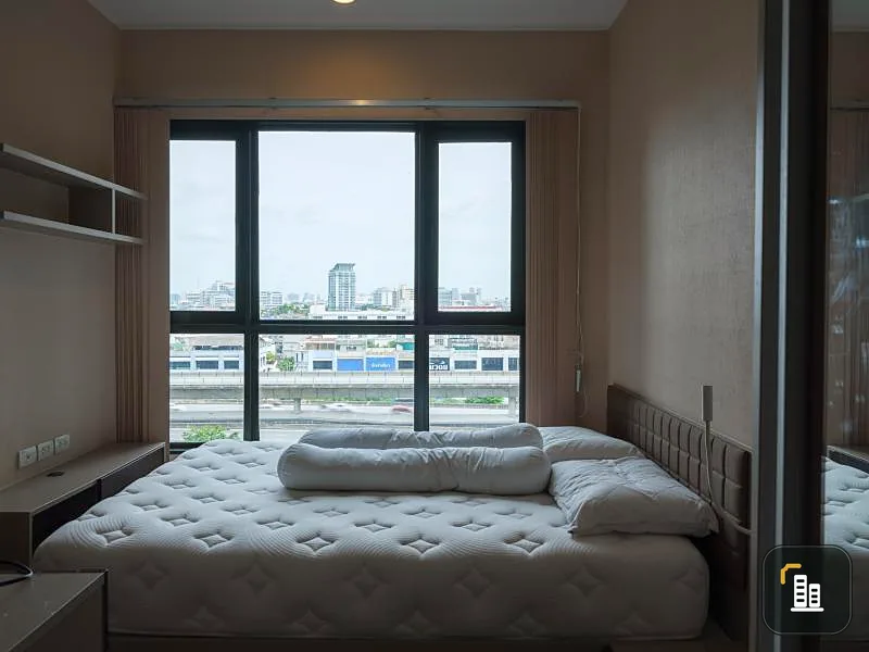 Sale Teal Sathorn-Taksin, BTS view, built-in glass, very large. Plus the price is not strong. Don't hesitate. Book now.