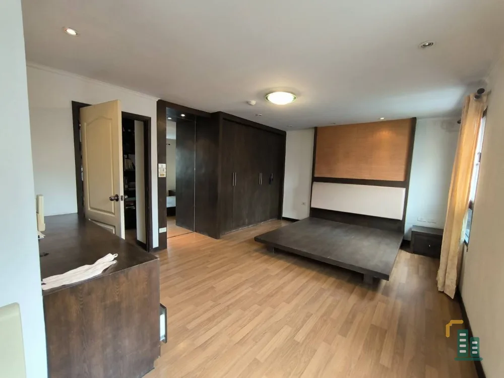 Urgent sale!! Lumpini Place Condo, Rama 4 - Kluai Nam Thai, 4th floor, Building A, fully furnished, good price, book now!!