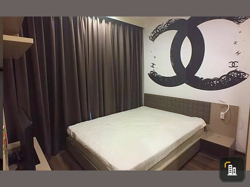 This room is not to be missed. Let morning Teil Sathorn-Taksin. The room is spacious, fully furnished, the wall is attached to the wall. If interested, don't wait. Book now.