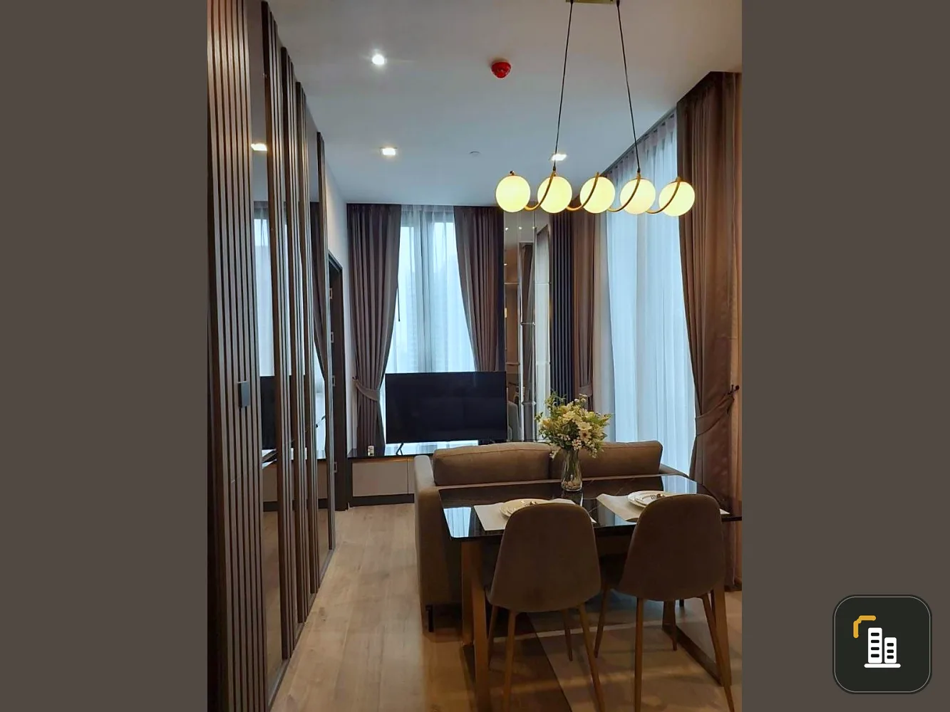 For rent: The Crest Park Residence, beautiful room, fully furnished, 26th floor, very high, excellent city view