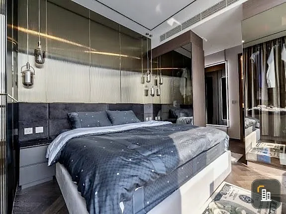 For sale: The Es Sukhumvit 36, 26th floor, high floor, living room with Chao Phraya River view, bedroom with city view, book now, don't miss out.