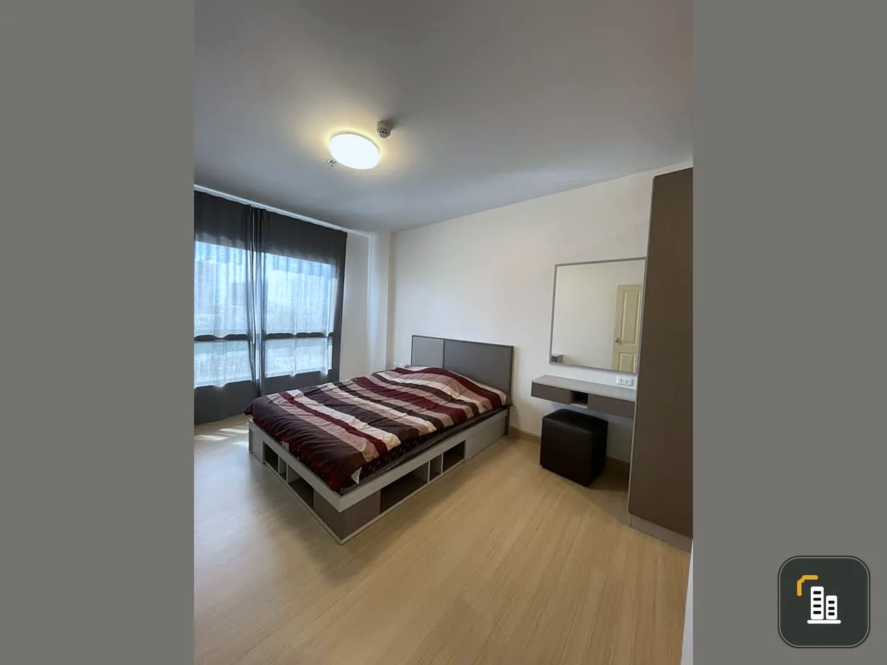 For rent: Supalai City Resort Rama 8, 8th floor, Building A, open view outside, cool breeze, lots of usable space, book now.