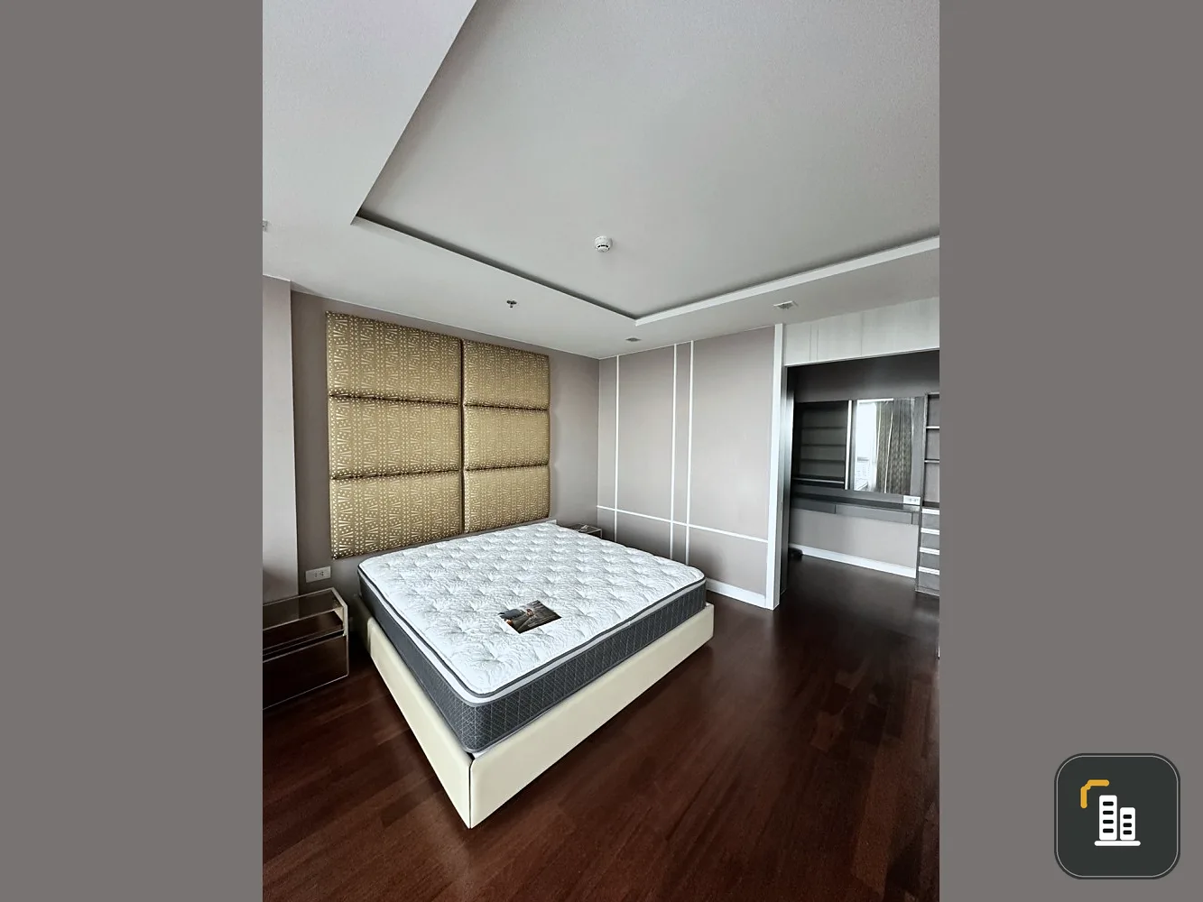 For sale, for rent!! Condo The Metropolis, 30th floor, corner room, beautiful room, fully furnished, book now!!