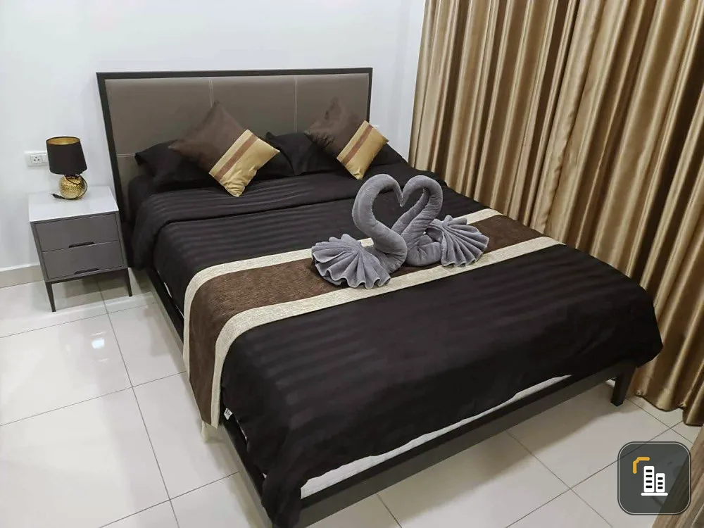 For sale: Arcadia Beach Continental (South Pattaya), beautiful view, fully furnished, just bring your own furniture and move in.