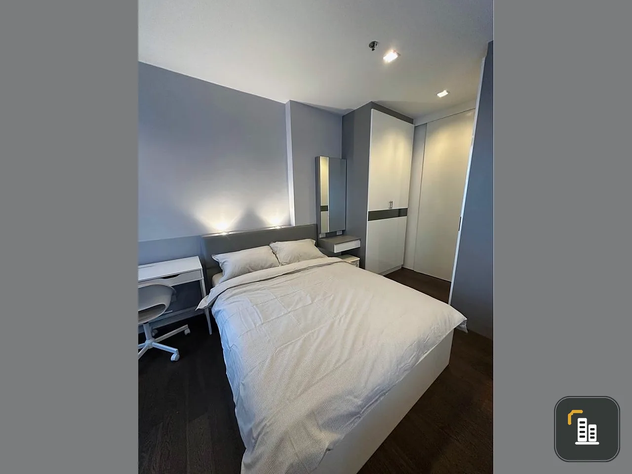 Urgently for rent, Nara Nine Condo, simply decorated room, 10th floor, just the right height, great price, don't miss this opportunity.