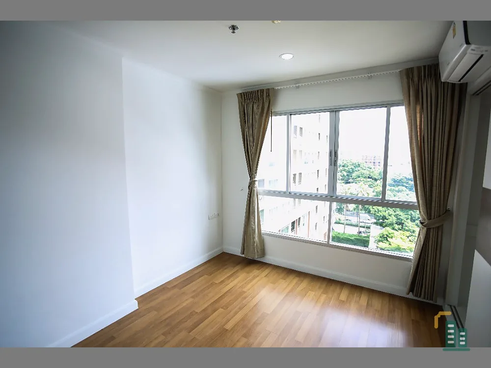For sale: Lumpini Place Rama 4 - Kluai Nam Thai, spacious room, airy, comfortable, book now, don't miss out.