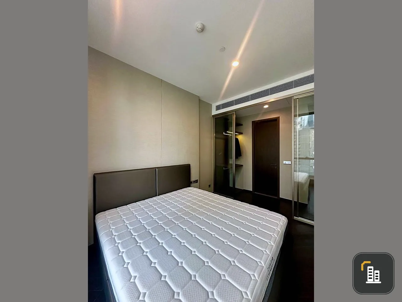 For rent: The Esse Sukhumvit 36, 9th floor, spacious room, comfortable, fully decorated, ready to move in, reserve now, hurry!
