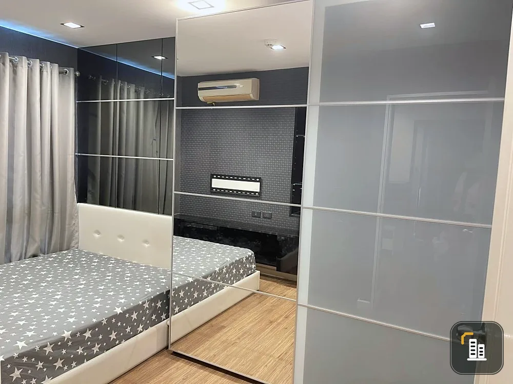 For sale: Icondo Ngamwongwan 2, corner room, garden side, bright room, good ventilation, total room number 9, must reserve now.