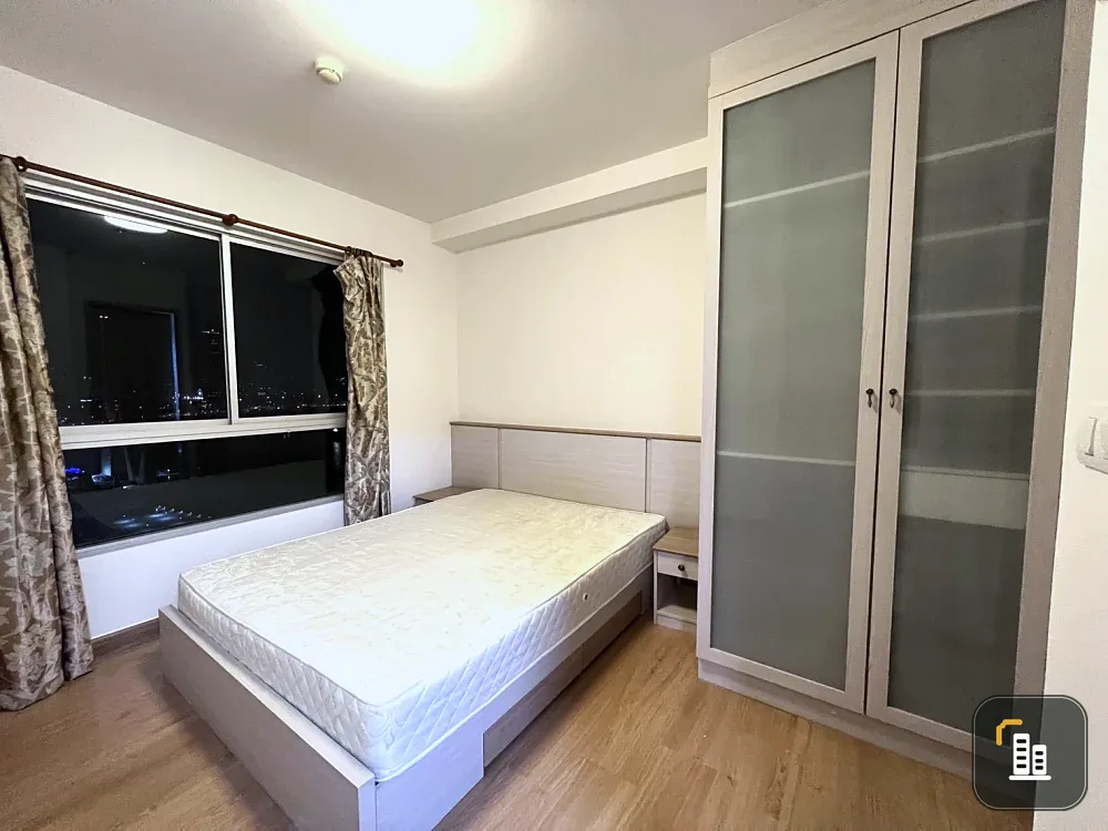 For sale: Chapter One Modern Dutch, 23rd floor, very high, room on the Chao Phraya River side, beautiful view, interested, book now!