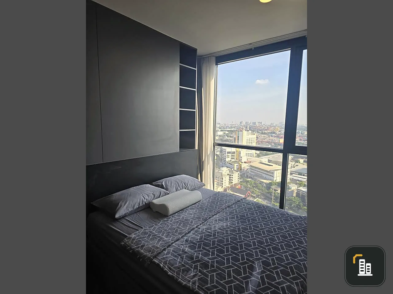 For sale: Oka House Sukhumvit 36, high floor, corner room with bathtub, built-in furniture throughout the room, river view, very attractive for bookin