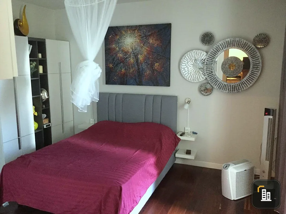 Circle Condominium for sale, spacious room, comfortable living, comes with complete decorations, book now, don't miss out.