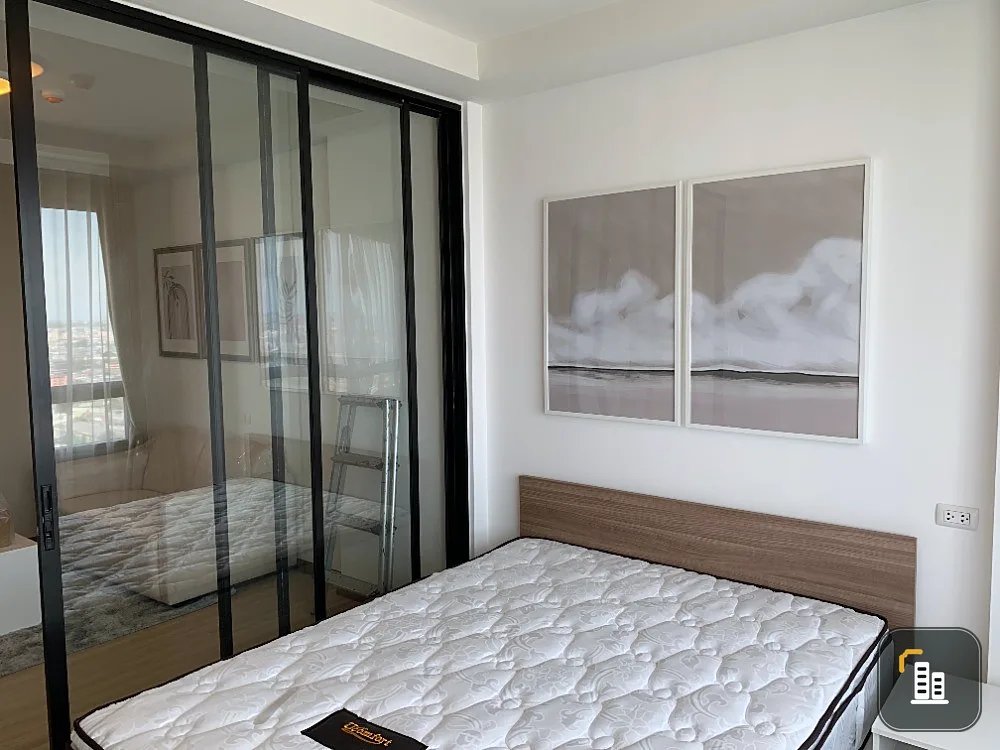 For rent, J Condo Sathorn-Kanlapaphruek, high floor, spacious room, decorated in a minimalist style, fully furnished, good like this, book now.