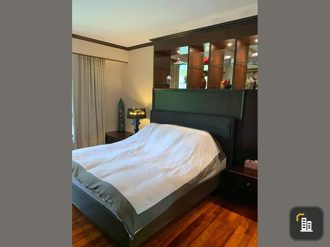 Baan Sathorn-Chaophraya for sale. Elegantly decorated room, looks expensive, overlooking the Chao Phraya River. The room is good like this. Hurry up to buy it.