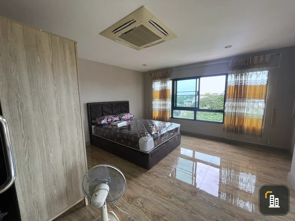 For rent: The Brill Condo Vibhavadi 60, 6th floor, spacious room, comfortable, ready to move in, book now, don't miss out.