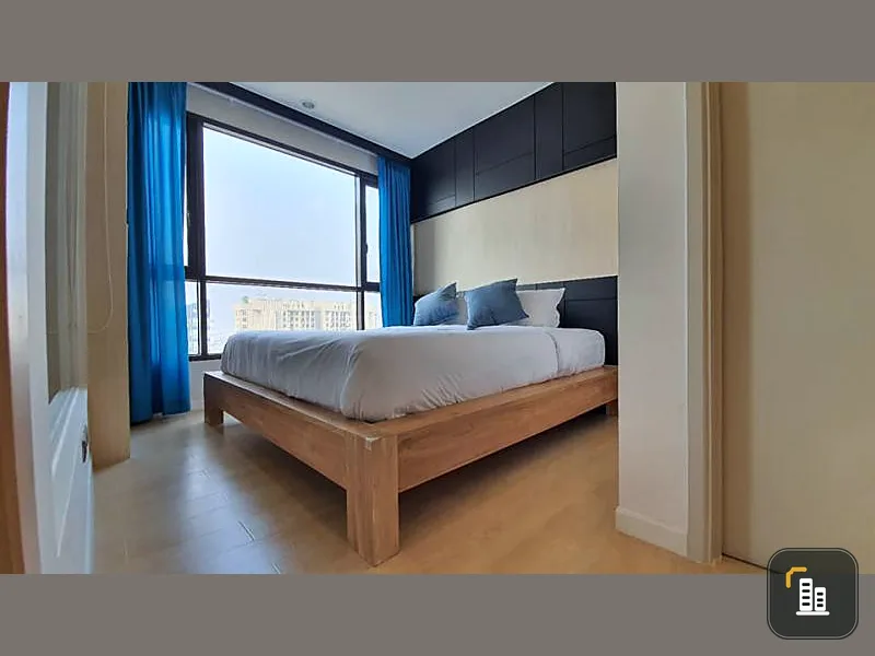 For rent Fuse Sathorn-Taksin, the room is on the 27th floor, the top, north, pool view, Build-in room, complete here, book now.