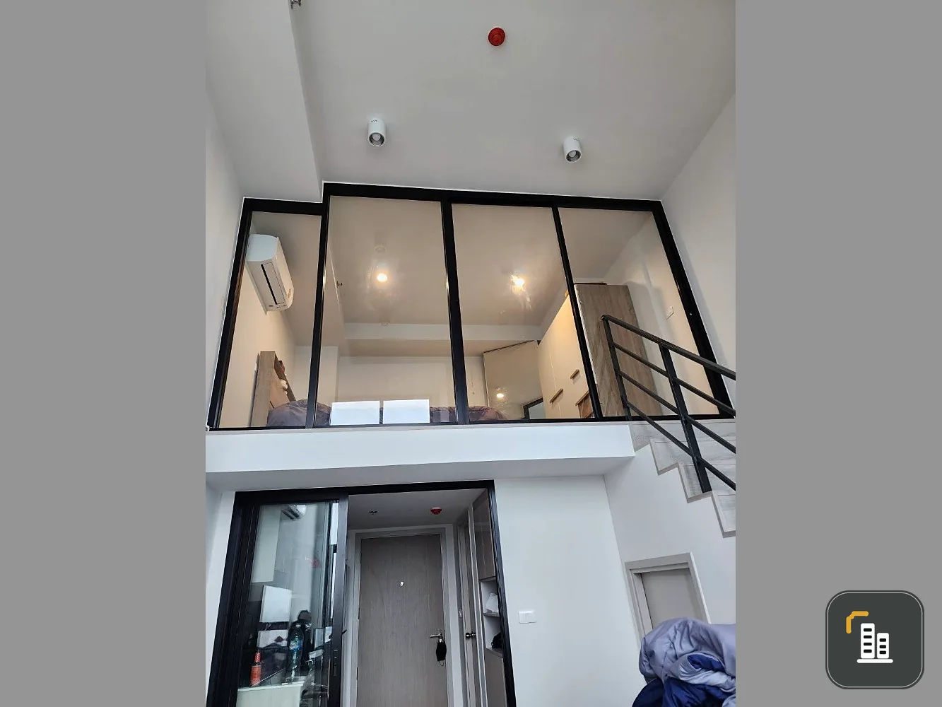 For sale: Ideo Charan 70 - Riverview, 35th floor, fully furnished and equipped with electrical appliances. Hurry and reserve now!