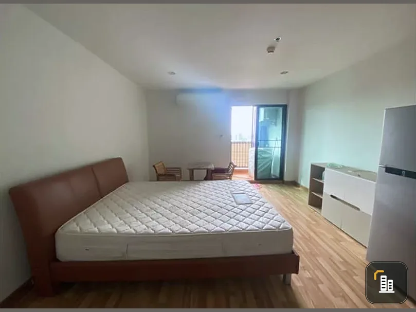 For sale: Regent Home 15 Chaengwattana, airy room, open view, fully furnished. If you don't book, you'll really miss out.