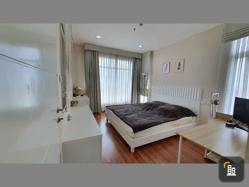 For sale: Ivy Residences Pinklao, corner room, fully furnished and equipped with electrical appliances. Reserve now, don't wait.