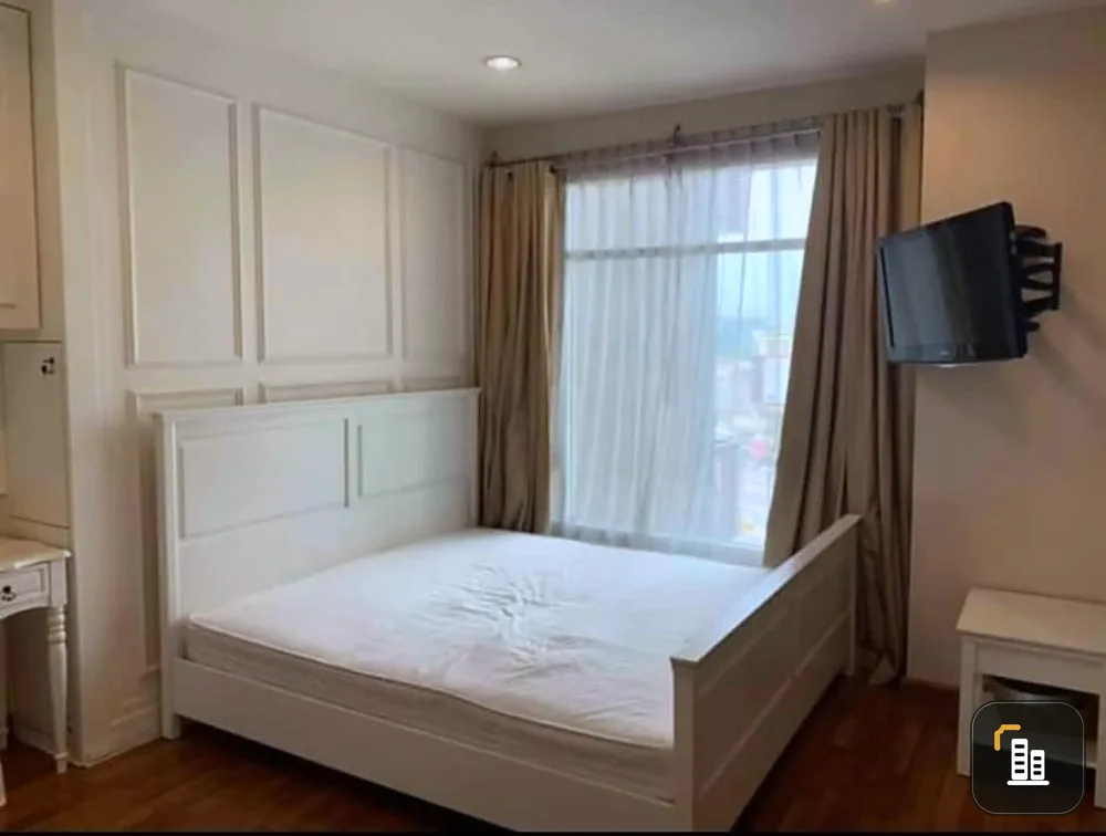 For rent: Ivy Residence Pinklao, 11th floor, spacious room, fully furnished, move in with your bags immediately. Reserve now, urgently.