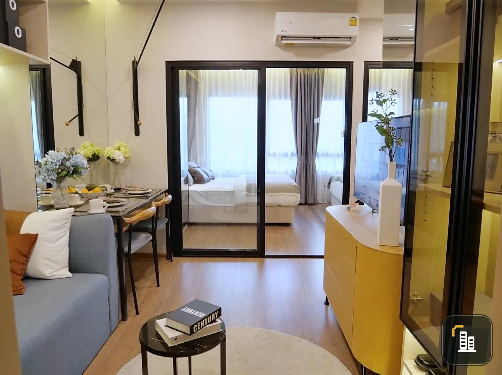 Selling down payment, The Living Ramkhamhaeng, 29th floor, east side, room is not hot, hurry and reserve before it's gone.