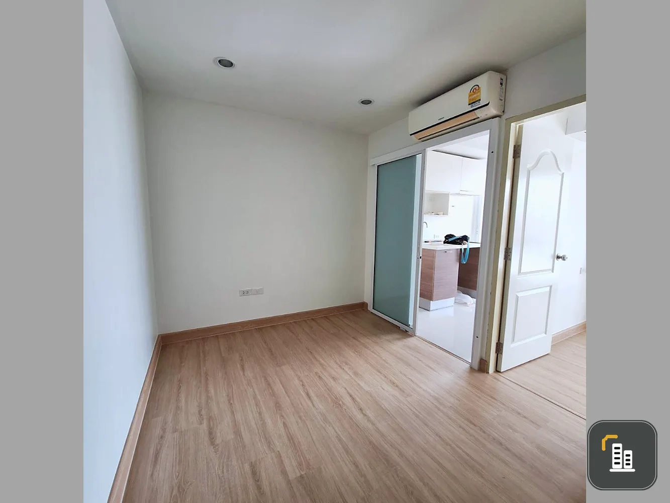 For sale: Humble Living, Yuyen, 5th floor, empty room, separate area. Decorators, don't miss out. Hurry and book now!