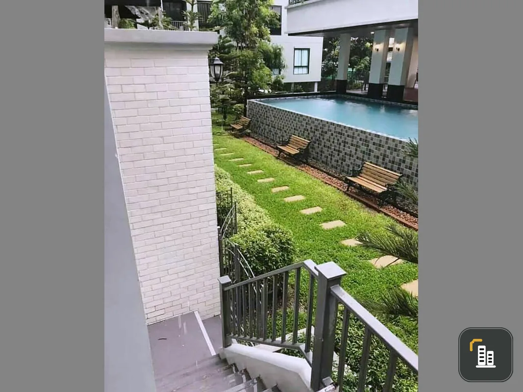 Sell Kensington Phahon-Kaset, the room next to the garden has only 7 rooms only! There is a balcony and private stairs to walk into the garden and pool.