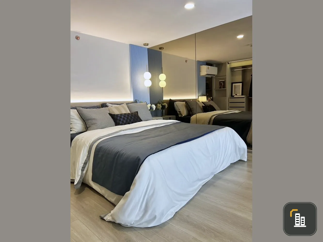 For sale: SOHO Bangkok Ratchada, spacious room, fully furnished, book now, don't miss out.