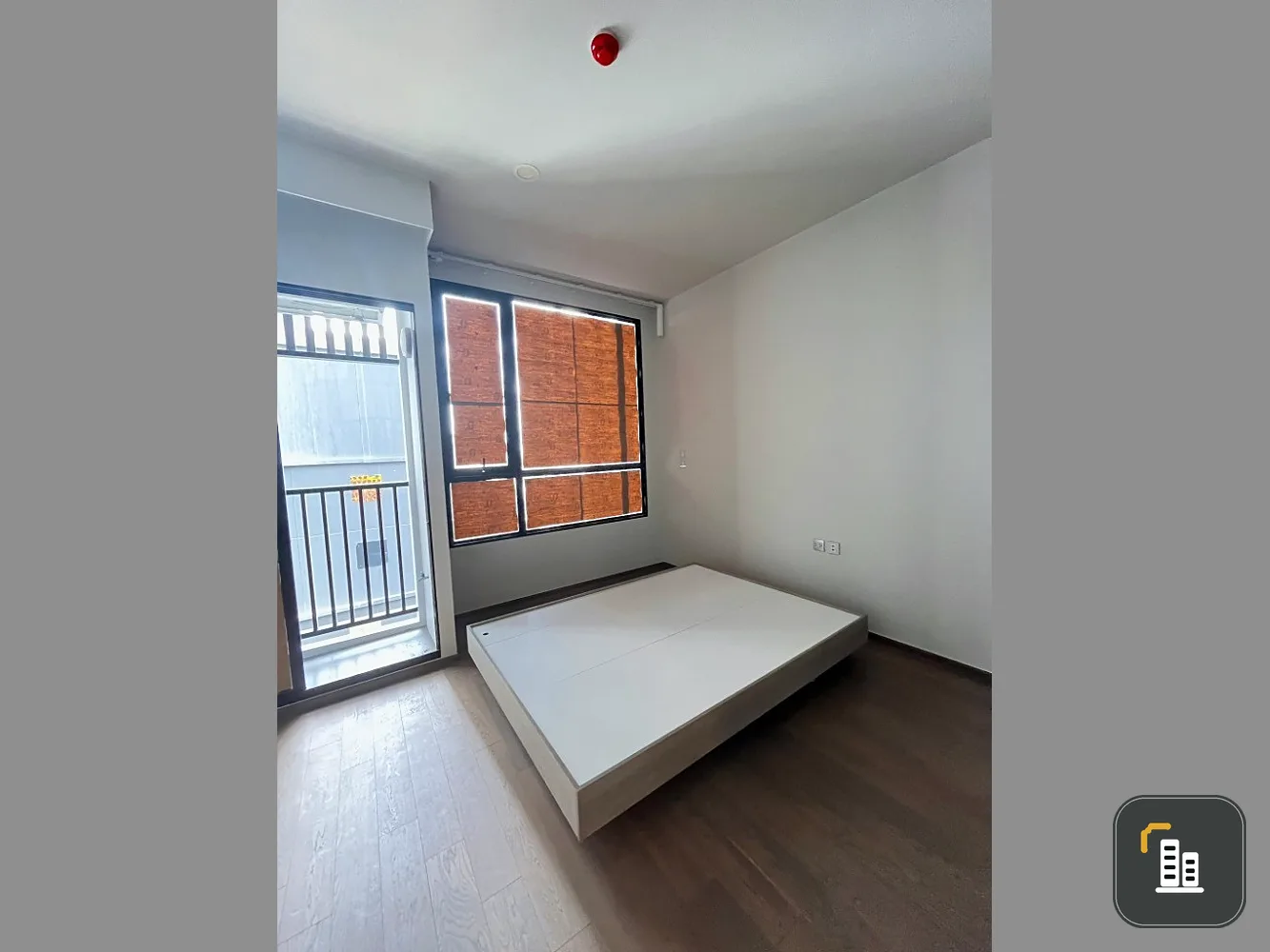 For sale Park Origin Phayathai 11th floor, 3 meter high ceiling, city view, Fully Fitted, book now, don't miss out.