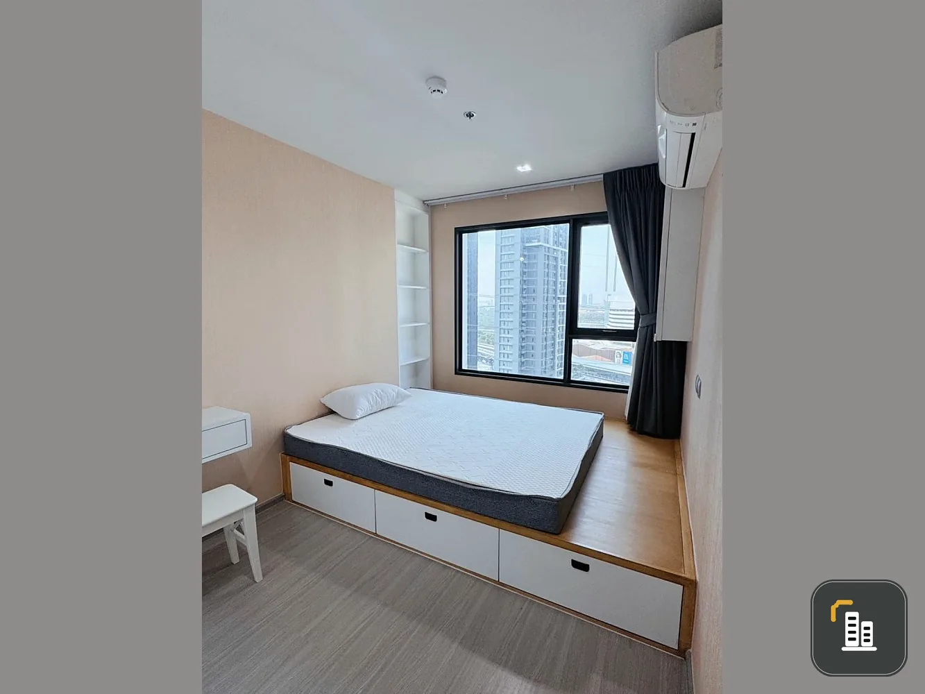 Condo for rent: Life Ladprao, 22nd floor, high view, comes with furniture and complete electrical appliances, just bring your own luggage and you can