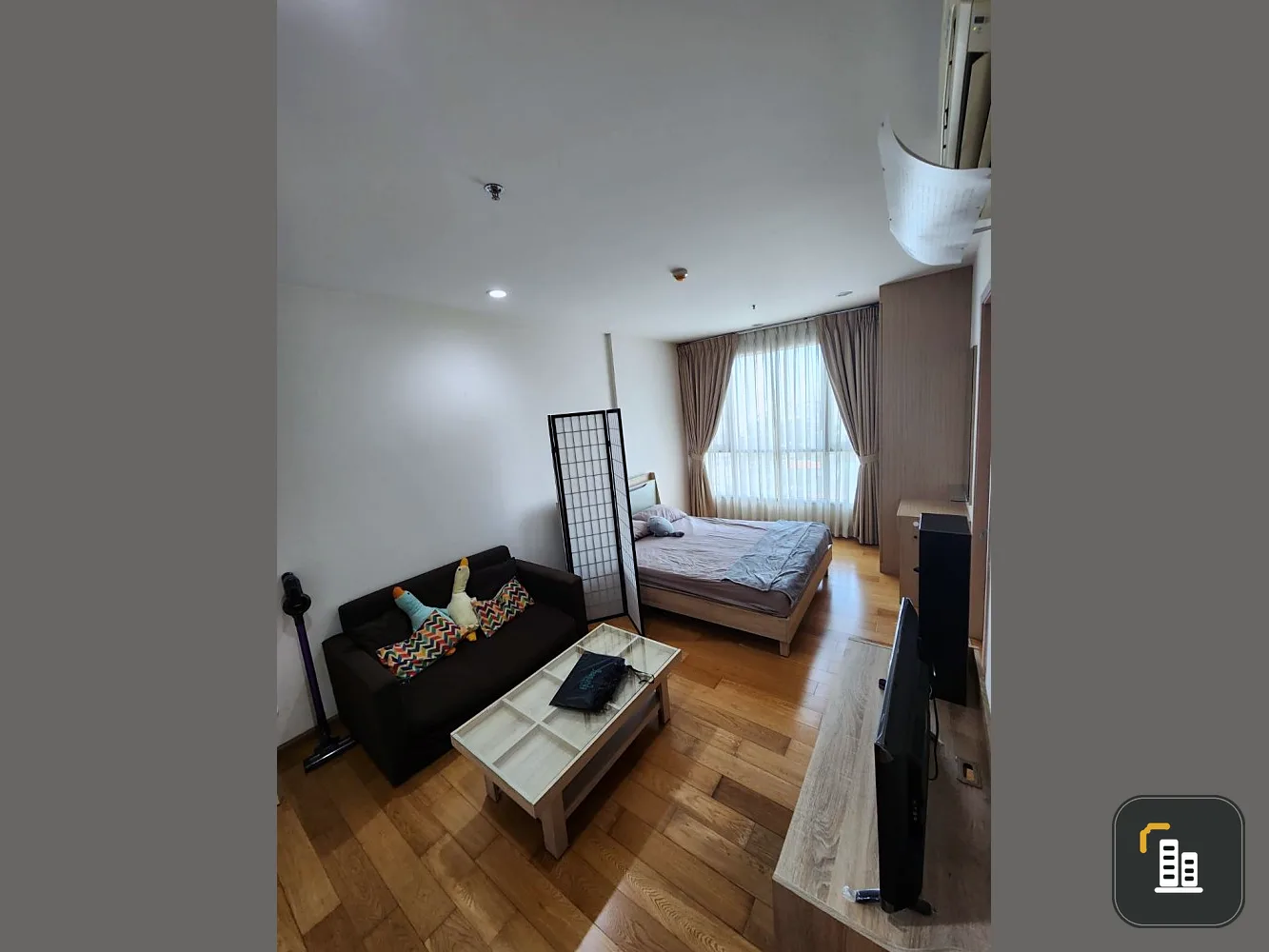 For rent Fuse Sathorn-Taksin, nice room, good view, fully furnished, affordable price Let me tell you that it's worth it. Interested in renting urgently.