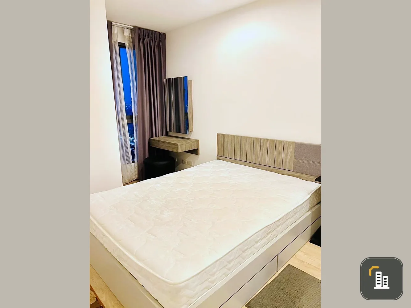 For sale: Ideo Wutthakat, high floor, spacious room, fully furnished, comes with a very beautiful city view. You can't miss this opportunity to reserv