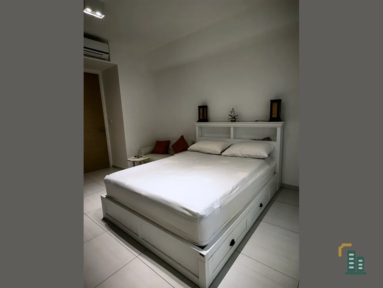 For rent!! Condo The Loft Ekkamai, room number 814, 8th floor, balcony with open view, ready to move in, hurry and book now!!