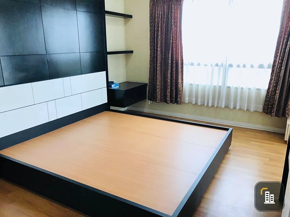 For sale: Lumpini Place Pinklao, 2 bedrooms, 2 bathrooms, built-in wardrobes + beds, lots of usable space, must reserve.