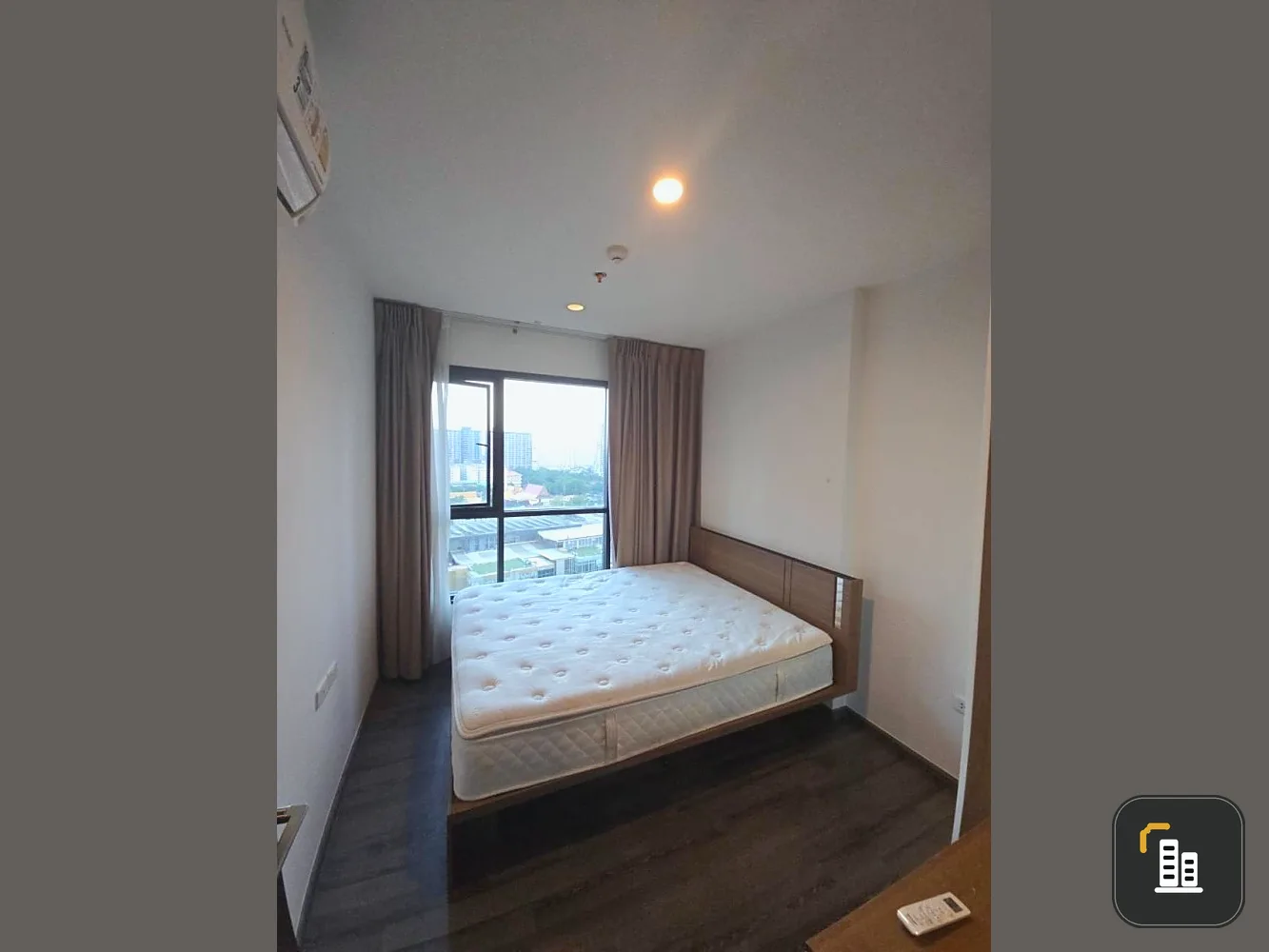 For sale: The Base Park West, 14th floor, spacious room, fully furnished, good price, interested in owning, hurry and reserve now, don't miss out.