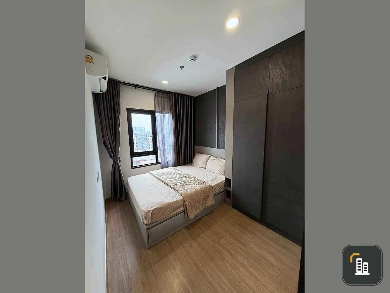 For sale: The Livin Phetkasem One Bedroom, size 28.53 sq m, built-in, fully furnished, ready to move in with just your bags.