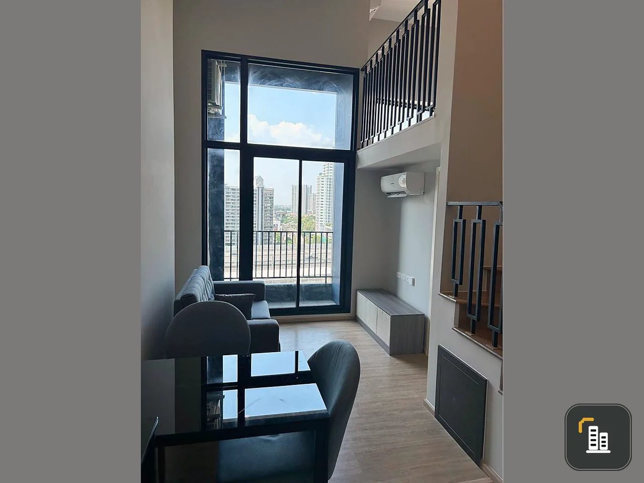 For sale: Ken Attitude Ratchadaphisek, 2-storey condo, 4.7-meter high ceiling, on the banks of the Chao Phraya River. Don't miss it!