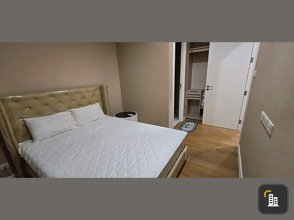 For rent: The Saint Residences, 22nd floor, highest floor, beautiful view, see Chatuchak Park, fully furnished, ready to move in.