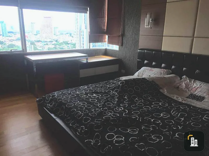 Super great for rent, Villa Sathorn, fully furnished room, 20th floor, river view, plus the location is very cool. If you don't book, you will regret it.
