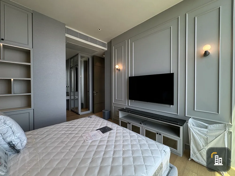 For rent urgently!! Condo 28 Chidlom, a super luxury high-rise condo, ready to move in. Don't miss it!!