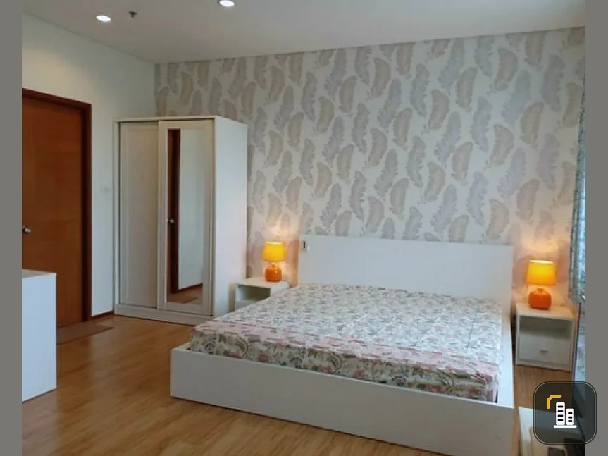 For rent, Villa Sathorn, studio room, fully furnished, electrical appliances, 4th floor, pool view, don't hesitate, rent it.
