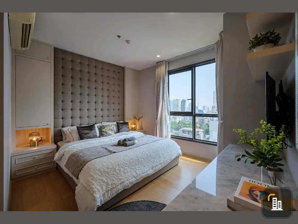 For sale: HQ Thonglor, 18th floor, beautiful room, comes with complete furniture and electrical appliances. Reserve now, don't miss out.