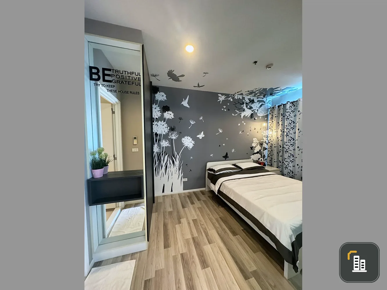 Urgent sale, Condo The Key Wutthakat, 11th floor, high view, comes with a very good price. You can quickly become the owner today.