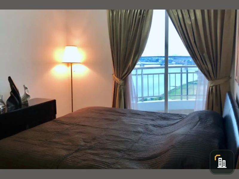 Condo for rent at Supalai River Resort, 14th floor, floor level that can experience the most beautiful view of the Chao Phraya River.