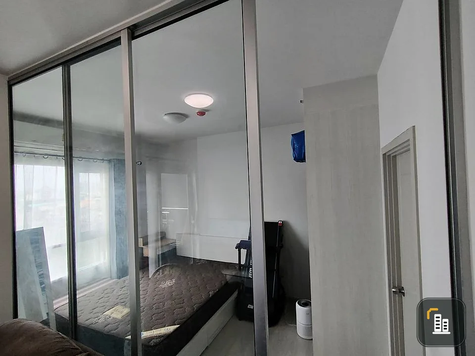 Condo for sale: Chapter One Shine Bang Pho, well-separated rooms, reasonable price, come and own it today.