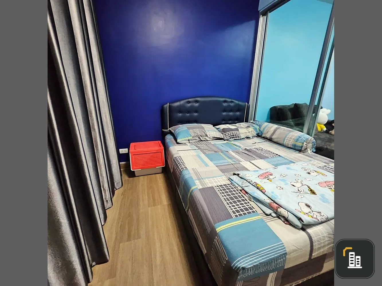 For rent: A Space Me Sukhumvit 77, swimming pool view, very chill atmosphere, blue-navy room, easy on the eyes, move in immediately