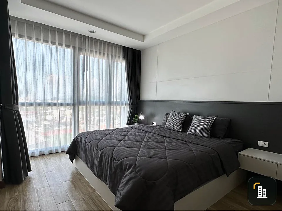 For rent: Ladda Plus Sriracha, Building B, 17th floor, sea and mountain view, lots of space, fully furnished, don't miss out.