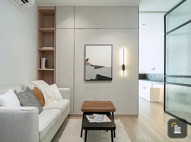 For rent Silom Grand Terrace, 5th floor, fully decorated, bright white room, very comfortable to live in. Book now and you won't be disappointed.
