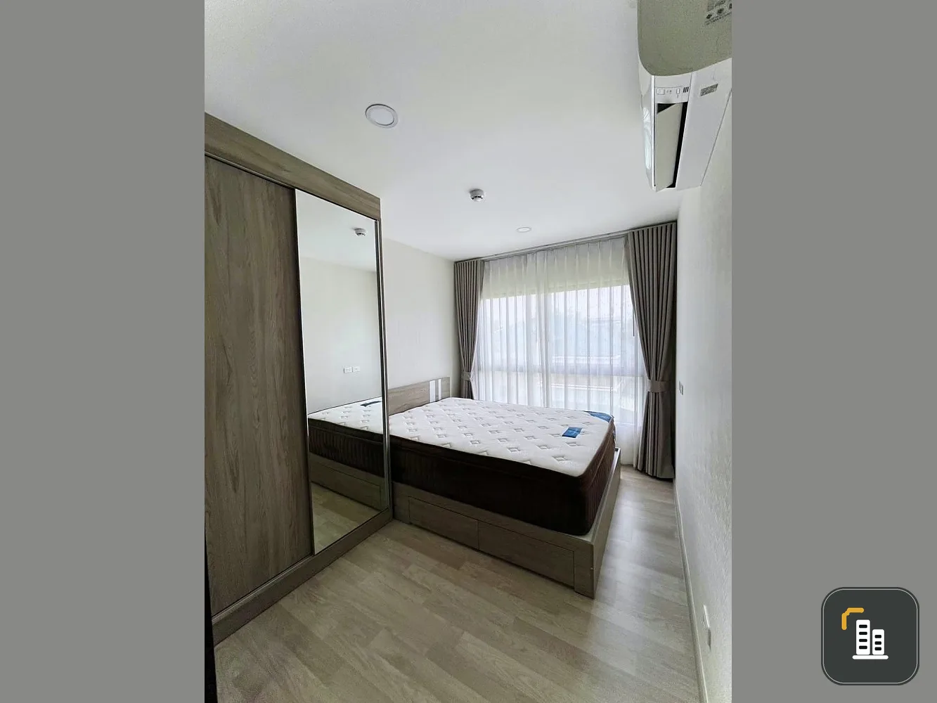 For rent Plum Condo Sukhumvit 97.1, a nice room, complete with furniture and electrical appliances, good price, hurry and move in to reserve now.